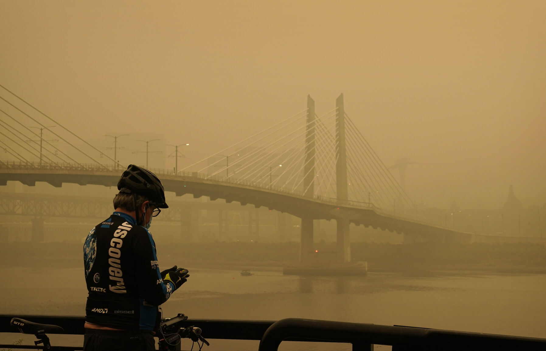 2020: Smoke